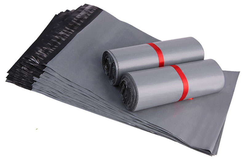 So sánh túi zip và túi niêm phong: Khi nào nên sử dụng